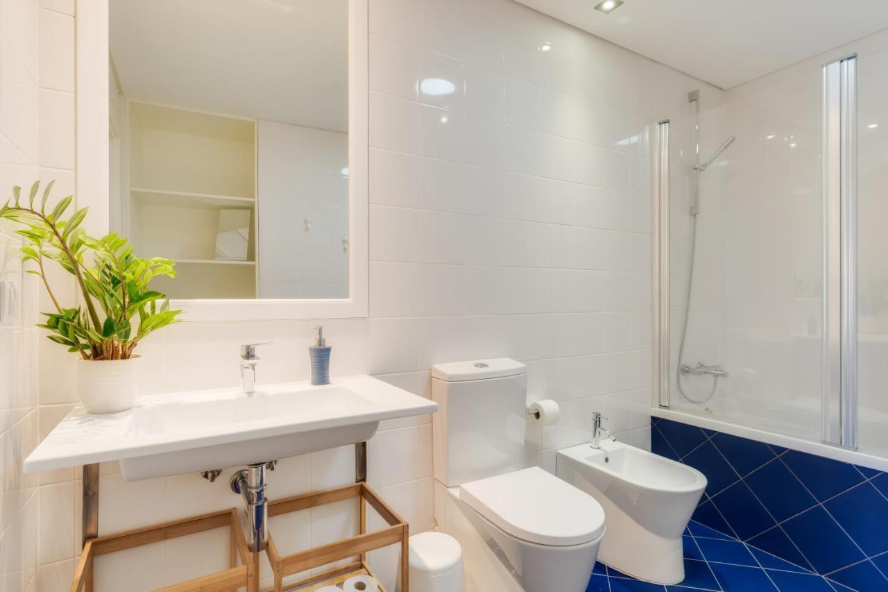 Casa Da Praca Apartments - By Casas Na Ilha Фуншал Екстериор снимка
